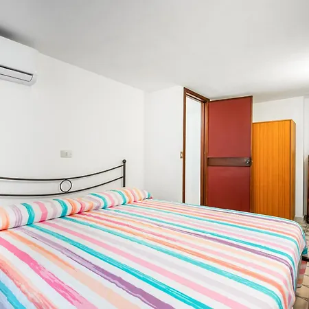 Roomy In The Heart Of