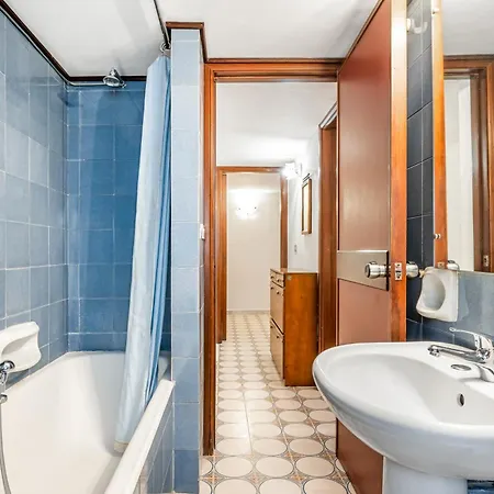 Apartment Roomy In The Heart Of