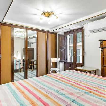 Roomy In The Heart Of Apartment *