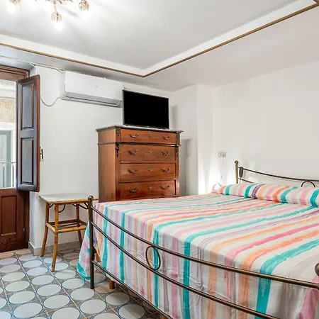 Roomy In The Heart Of