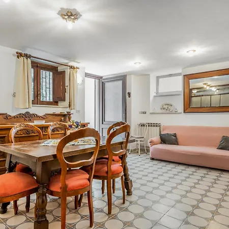 Roomy In The Heart Of Taormina