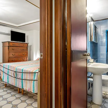 Apartment Roomy In The Heart Of *