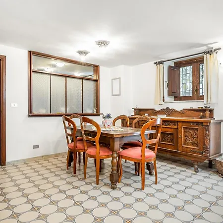 Apartment Roomy In The Heart Of *