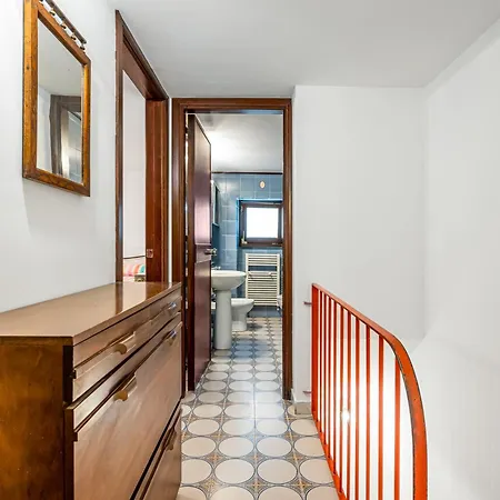 Guesthost - Roomy In The Heart Of Apartamento Taormina